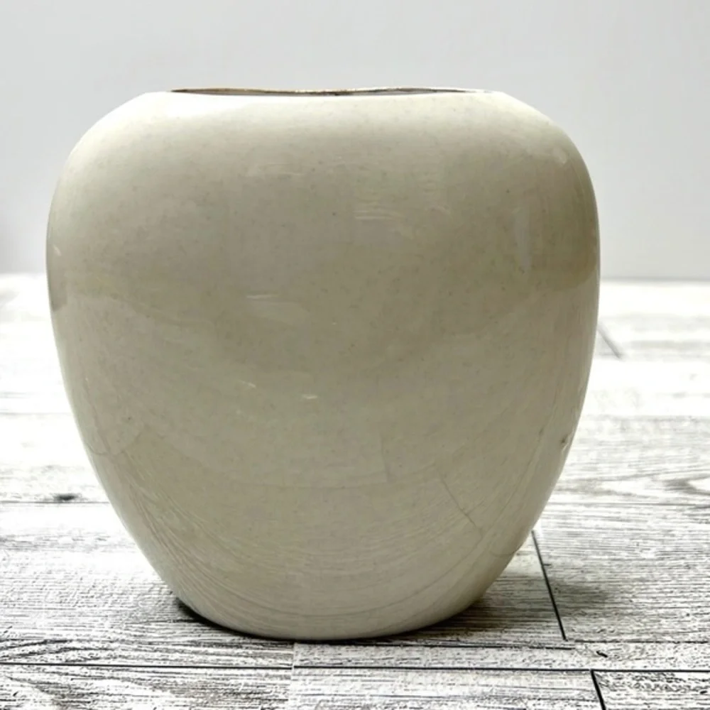 Japanese Vintage Beige Oval Peacock Vase